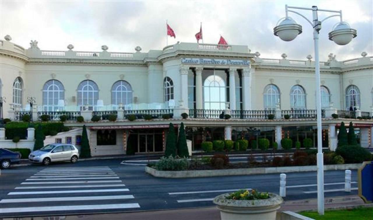 Au 62 * Deauville
